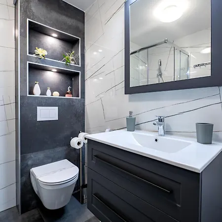 Apartment App***max *